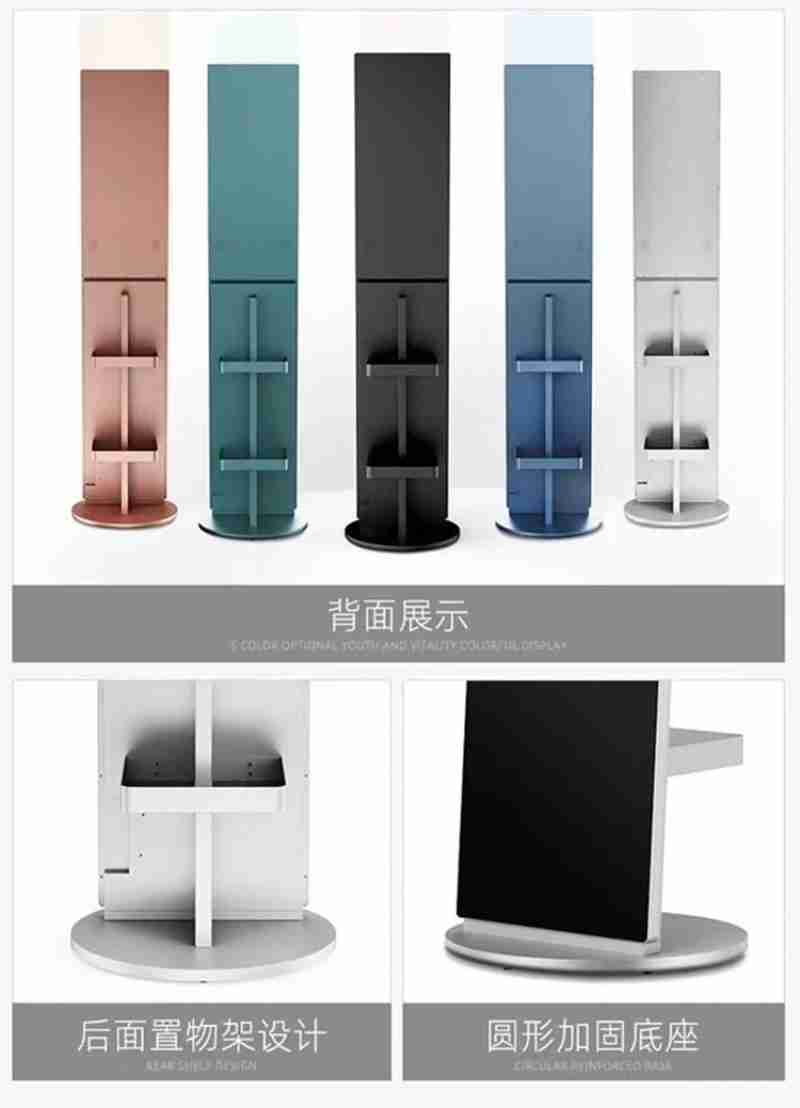 游客在若羌县楼兰博物馆文创区选购文创产品 (央广网发 若羌县融媒体中心供图)